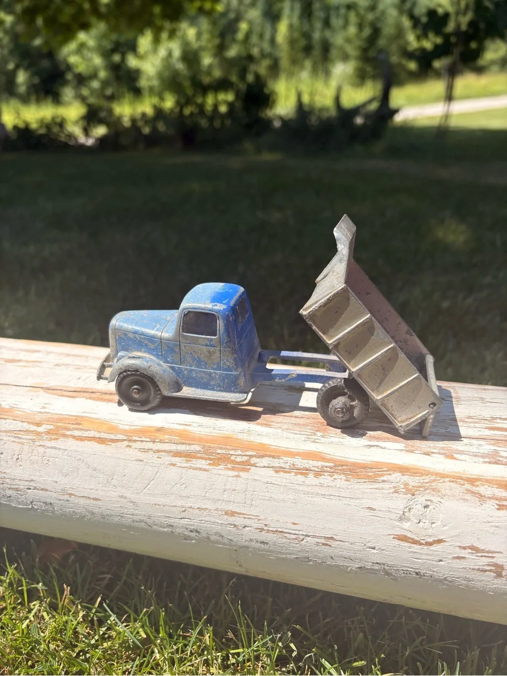 Vintage TootsieToy Chicago Mack L-Line dump truck